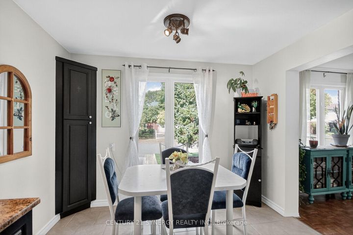 Photo 7 at 61 Fieldgate Drive, Nepean (Knollsbrook), Ottawa