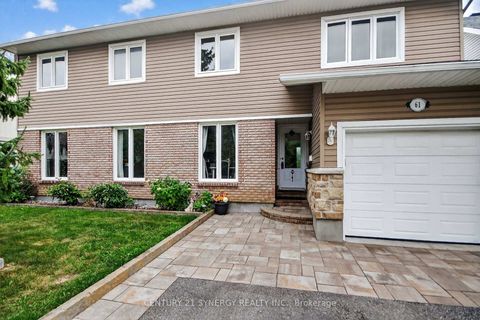 Photo 2 at 61 Fieldgate Drive, Nepean (Knollsbrook), Ottawa