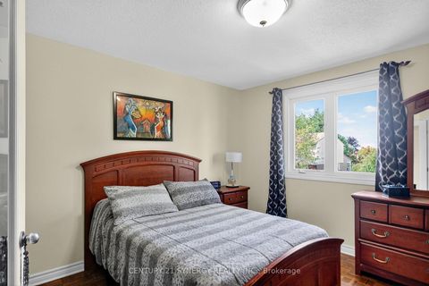 Photo 18 at 61 Fieldgate Drive, Nepean (Knollsbrook), Ottawa