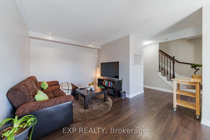 Photo 7 at 523 Ensatina Crescent, Nepean (Half Moon Bay), Ottawa