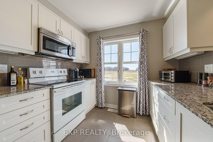 Photo 14 at 523 Ensatina Crescent, Nepean (Half Moon Bay), Ottawa