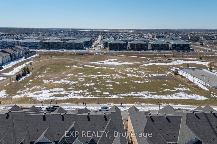 Photo 33 at 523 Ensatina Crescent, Nepean (Half Moon Bay), Ottawa