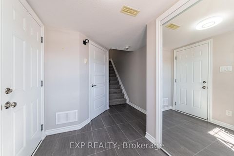 Photo 3 at 523 Ensatina Crescent, Nepean (Half Moon Bay), Ottawa