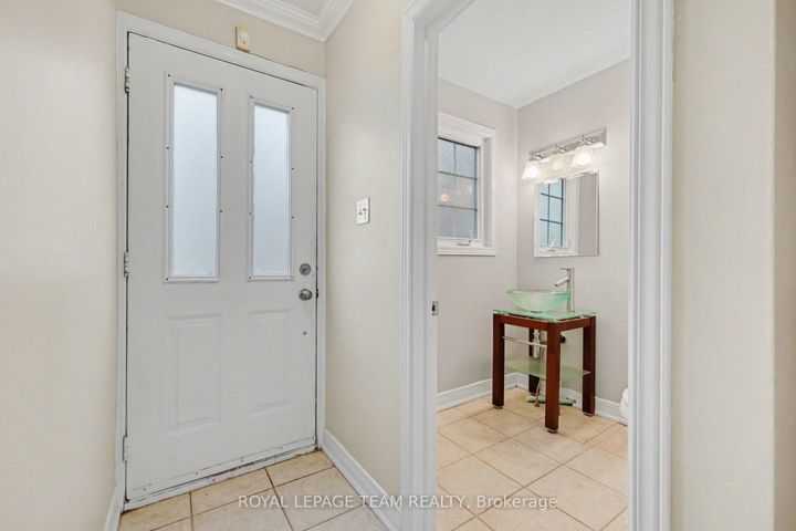 Photo 2 at 187 MONTEREY Drive, Nepean (Leslie Park), Ottawa