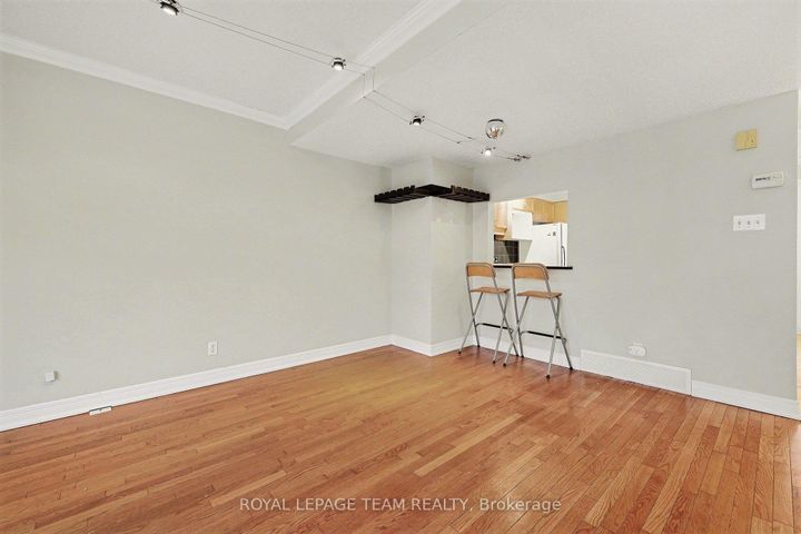 Photo 8 at 187 MONTEREY Drive, Nepean (Leslie Park), Ottawa