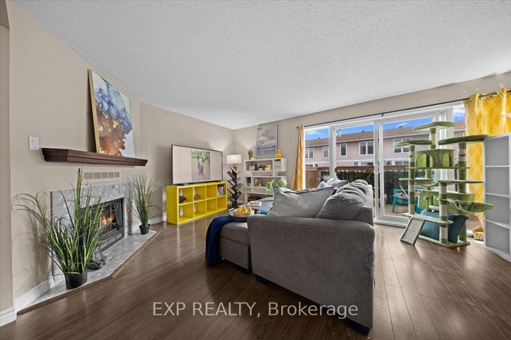 Photo 4 at D - 284 Dalehurst Drive, Nepean (Tanglewood), Ottawa