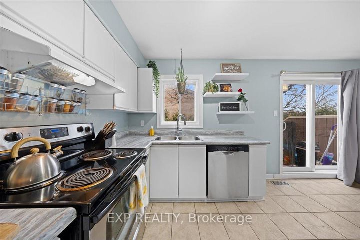 Photo 16 at D - 284 Dalehurst Drive, Nepean (Tanglewood), Ottawa