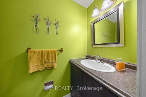 Photo 2 at D - 284 Dalehurst Drive, Nepean (Tanglewood), Ottawa