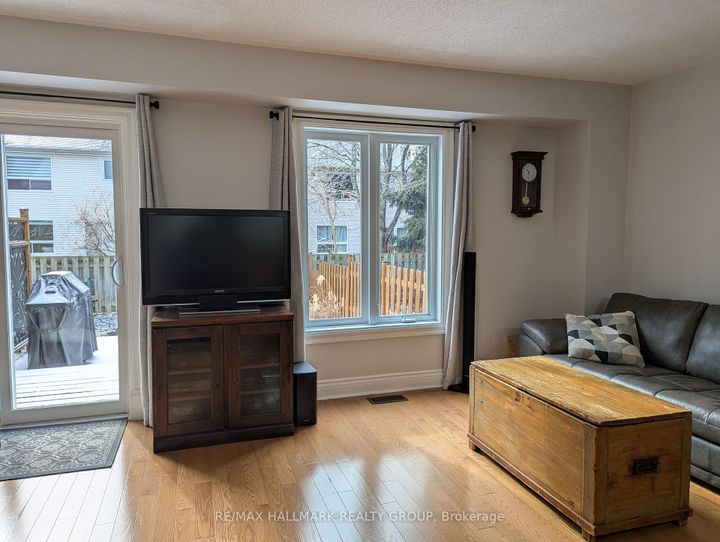 Photo 5 at 155 Markland Crescent, Nepean (Barrhaven East), Ottawa