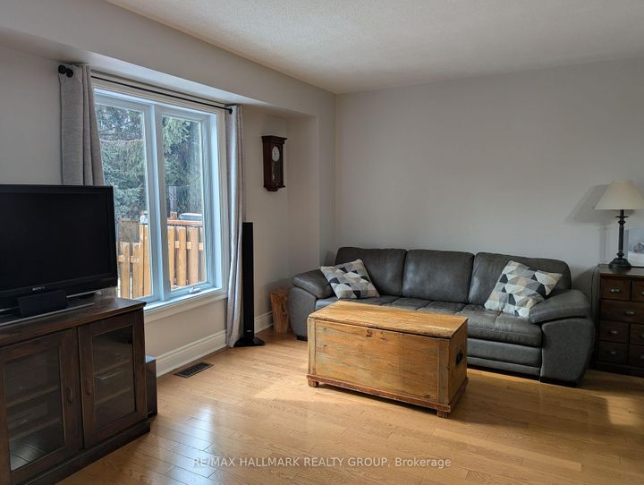 Photo 6 at 155 Markland Crescent, Nepean (Barrhaven East), Ottawa