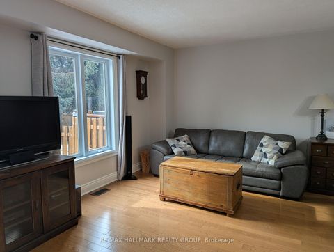 Photo 6 at 155 Markland Crescent, Nepean (Barrhaven East), Ottawa