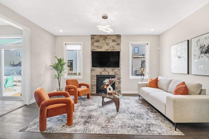 Photo 10 at 335 Soldats Riendeau Street, Nepean (Half Moon Bay), Ottawa