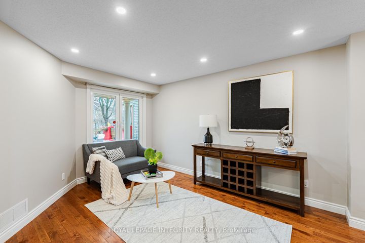 Photo 4 at 21 QUEENSBURY Drive, Nepean (Longfields), Ottawa