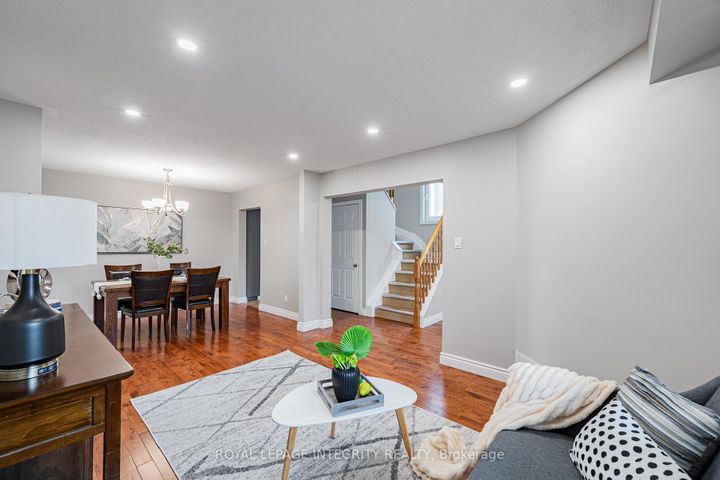 Photo 5 at 21 QUEENSBURY Drive, Nepean (Longfields), Ottawa