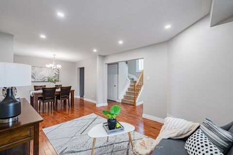 Photo 5 at 21 QUEENSBURY Drive, Nepean (Longfields), Ottawa