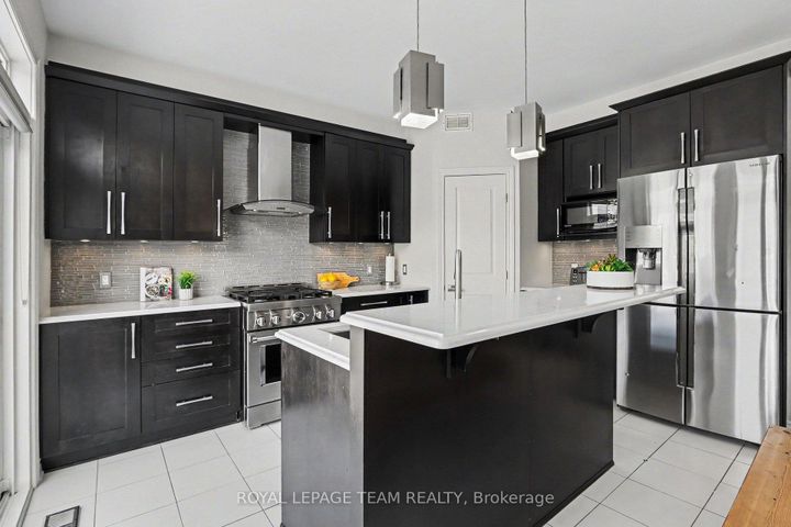 Photo 7 at 175 Brambling Way, Nepean (Half Moon Bay), Ottawa