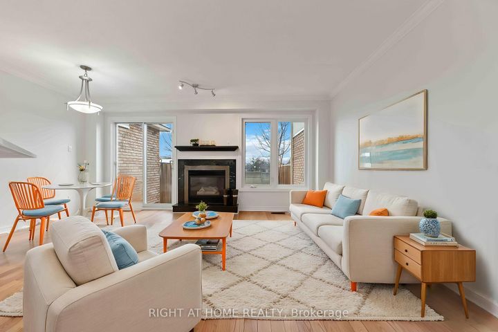 Photo 2 at 17 Locheland Crescent, Nepean (Barrhaven East), Ottawa