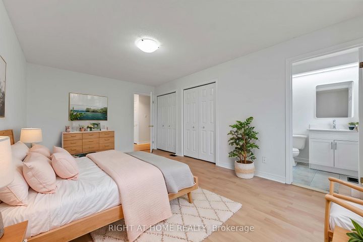 Photo 4 at 17 Locheland Crescent, Nepean (Barrhaven East), Ottawa