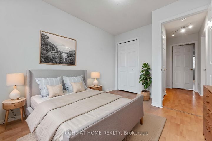 Photo 6 at 17 Locheland Crescent, Nepean (Barrhaven East), Ottawa