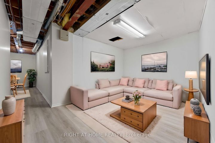 Photo 9 at 17 Locheland Crescent, Nepean (Barrhaven East), Ottawa