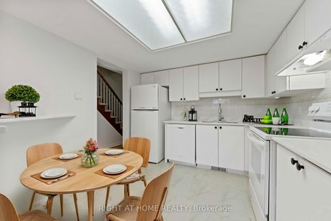 Photo 3 at 17 Locheland Crescent, Nepean (Barrhaven East), Ottawa