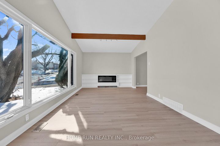 Photo 11 at 1259 Meadowlands Drive E, Nepean (City View/Skyline/Fisher Heights/Parkwood Hills), Ottawa