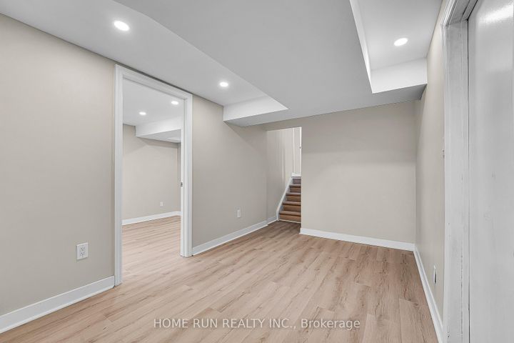 Photo 35 at 1259 Meadowlands Drive E, Nepean (City View/Skyline/Fisher Heights/Parkwood Hills), Ottawa