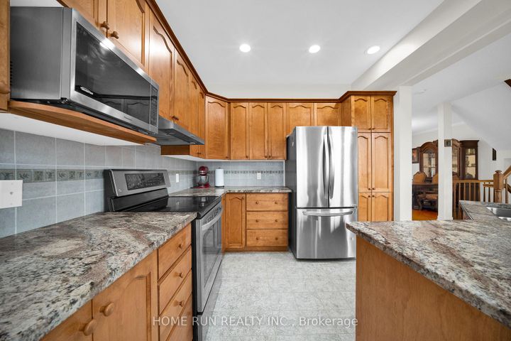 Photo 12 at 106 Portrush Avenue, Nepean (Longfields), Ottawa