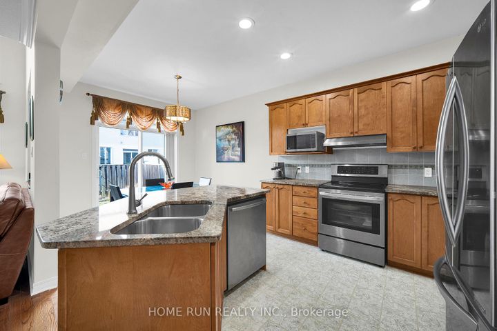 Photo 13 at 106 Portrush Avenue, Nepean (Longfields), Ottawa