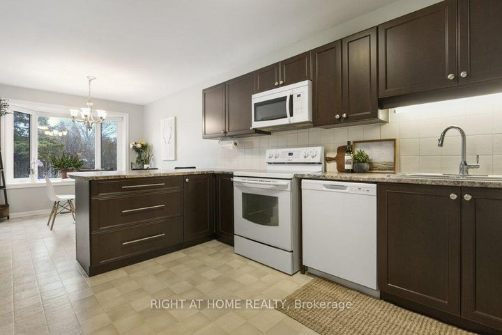 Photo 16 at 57 Chester Crescent, Nepean (On the Green), Ottawa