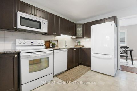 Photo 15 at 57 Chester Crescent, Nepean (On the Green), Ottawa