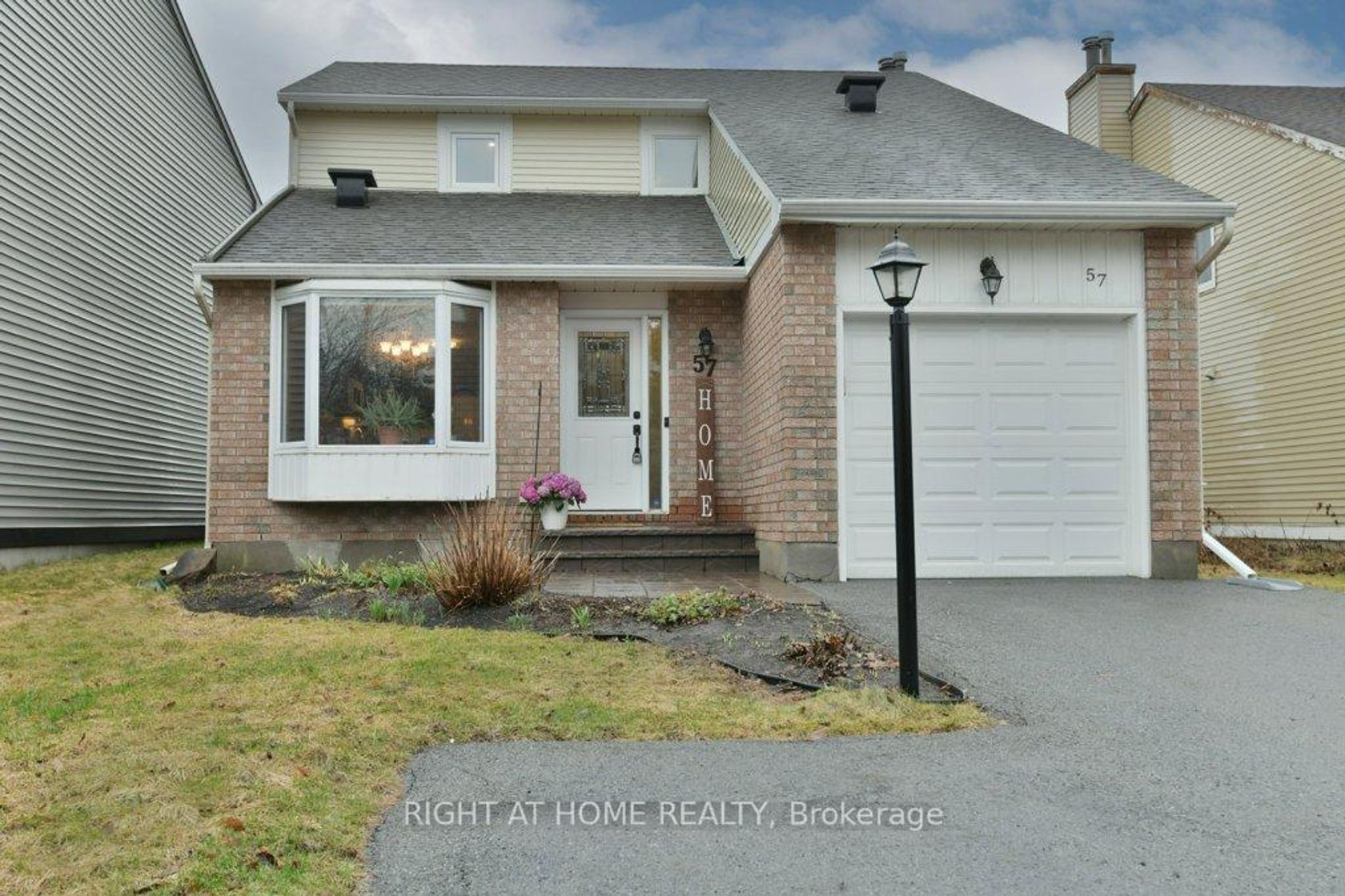 57 Chester Crescent, Nepean (On the Green), Ottawa 