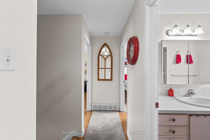 Photo 25 at 46 Seymour Avenue, Nepean (Borden Farm/Stewart Farm/Carleton Heights/Parkwood Hills), Ottawa