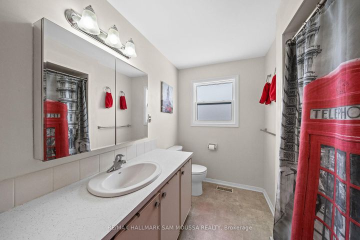 Photo 31 at 46 Seymour Avenue, Nepean (Borden Farm/Stewart Farm/Carleton Heights/Parkwood Hills), Ottawa