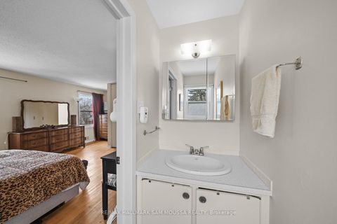 Photo 23 at 46 Seymour Avenue, Nepean (Borden Farm/Stewart Farm/Carleton Heights/Parkwood Hills), Ottawa