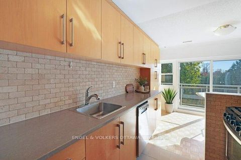 Photo 17 at 216 - 12 Corkstown Road, Nepean (Lakeview Park), Ottawa