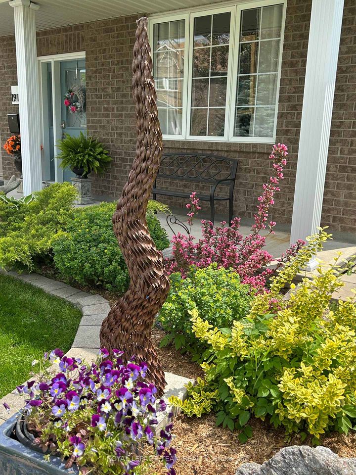 Photo 1 at 191 Cresthaven Drive, Nepean (Barrhaven East), Ottawa