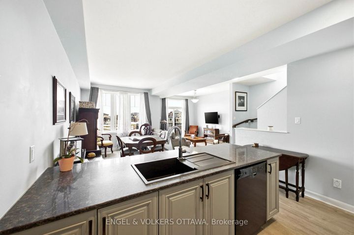 Photo 9 at 219 Liebe Terrace, Nepean (Heritage Park), Ottawa