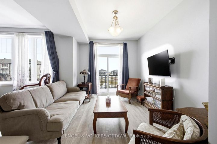 Photo 13 at 219 Liebe Terrace, Nepean (Heritage Park), Ottawa