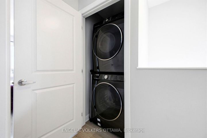 Photo 17 at 219 Liebe Terrace, Nepean (Heritage Park), Ottawa