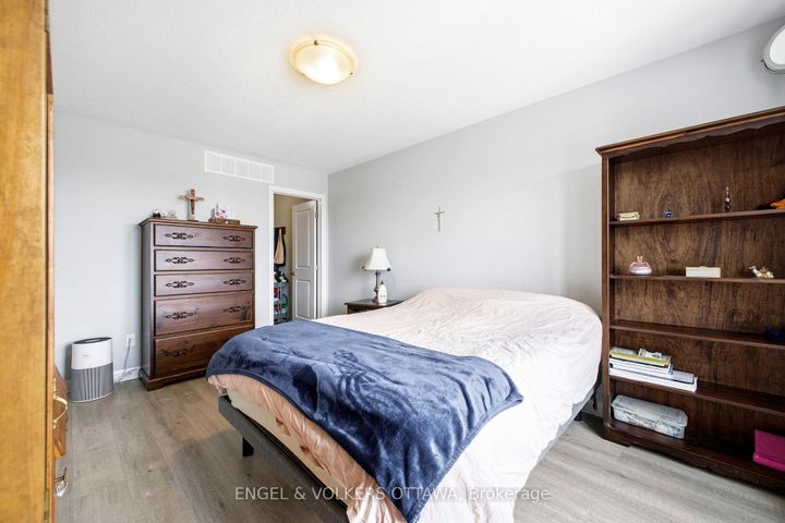 Photo 22 at 219 Liebe Terrace, Nepean (Heritage Park), Ottawa