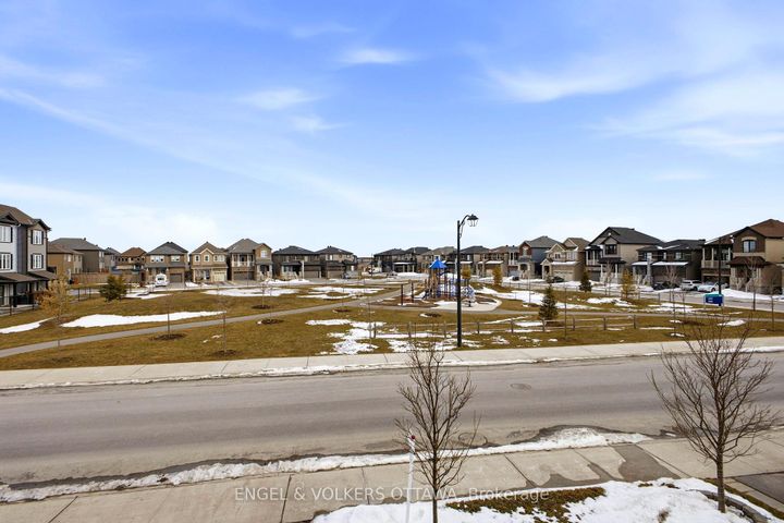 Photo 24 at 219 Liebe Terrace, Nepean (Heritage Park), Ottawa