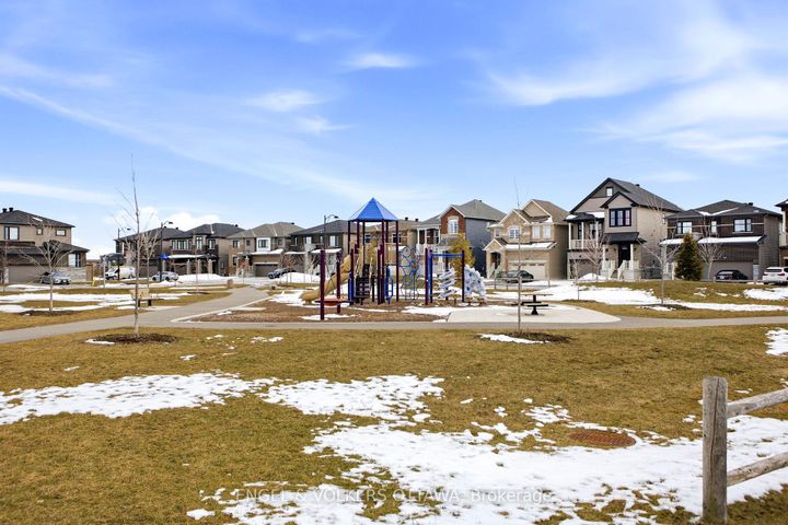 Photo 25 at 219 Liebe Terrace, Nepean (Heritage Park), Ottawa