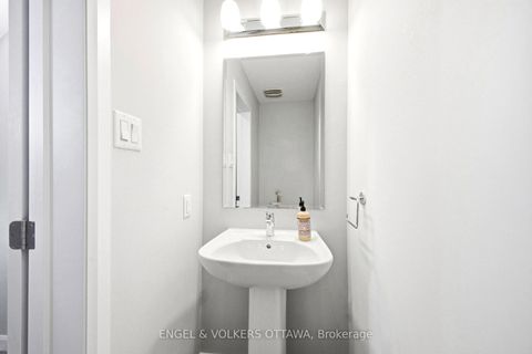 Photo 4 at 219 Liebe Terrace, Nepean (Heritage Park), Ottawa