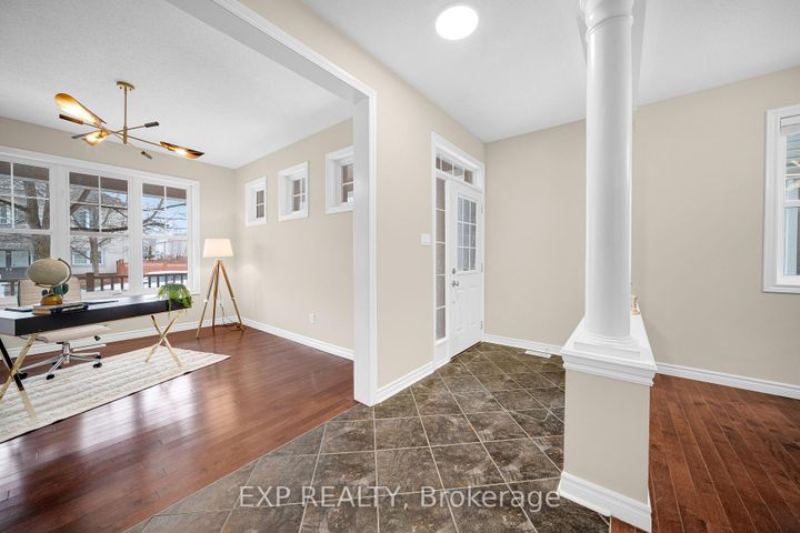 Photo 4 at 2522 Stone Cove Crescent, Nepean (Half Moon Bay), Ottawa