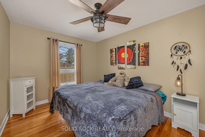 Photo 11 at 2 Newborough Crescent, Nepean (Barrhaven East), Ottawa