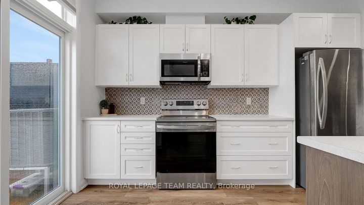 Photo 15 at 520 Aglish Mews, Nepean (Half Moon Bay), Ottawa