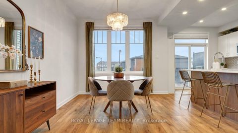 Photo 2 at 520 Aglish Mews, Nepean (Half Moon Bay), Ottawa