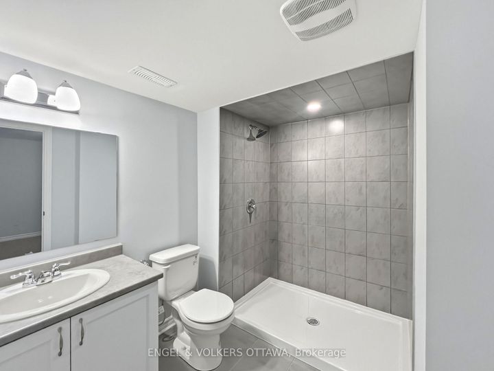 Photo 13 at 44 - 149 Anthracite Private, Nepean (Heritage Park), Ottawa