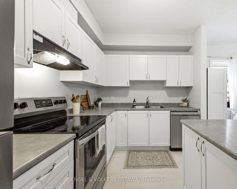 Photo 4 at 44 - 149 Anthracite Private, Nepean (Heritage Park), Ottawa